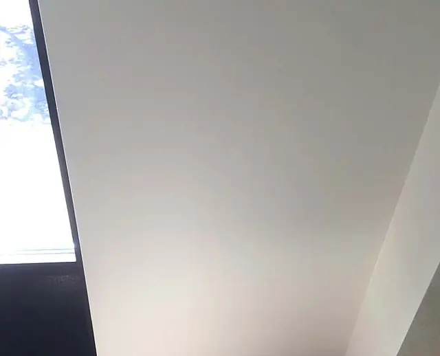 Daylight on a flat wall — Entry return