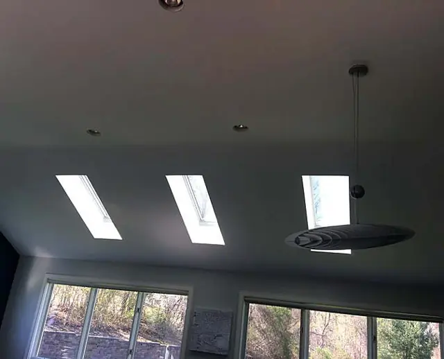 Walls and ceiling in one tone — Skylights and light wells